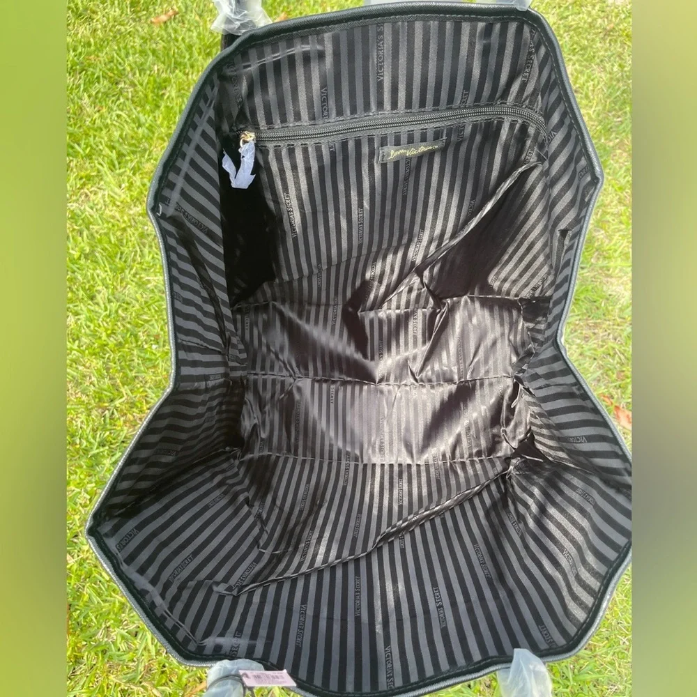 VICTORIA SECRET Gold Chain Leather Black Handle Tote In Pink/Gold - Picture 4 of 9